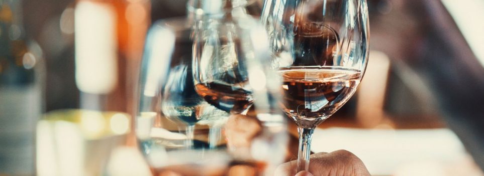 Cinq conseils pour servir votre vin comme un professionnel